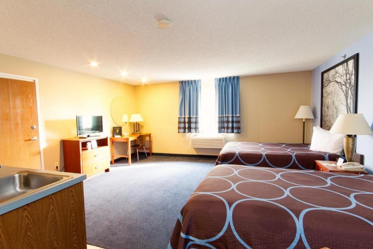 Hotel Super 8 By Wyndham Adrian Esterno foto