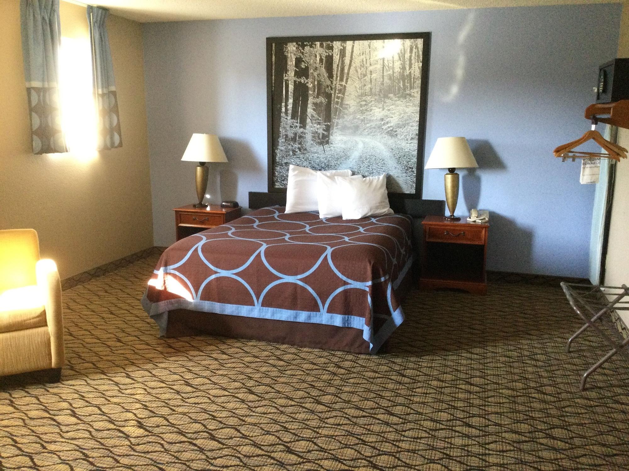 Hotel Super 8 By Wyndham Adrian Esterno foto
