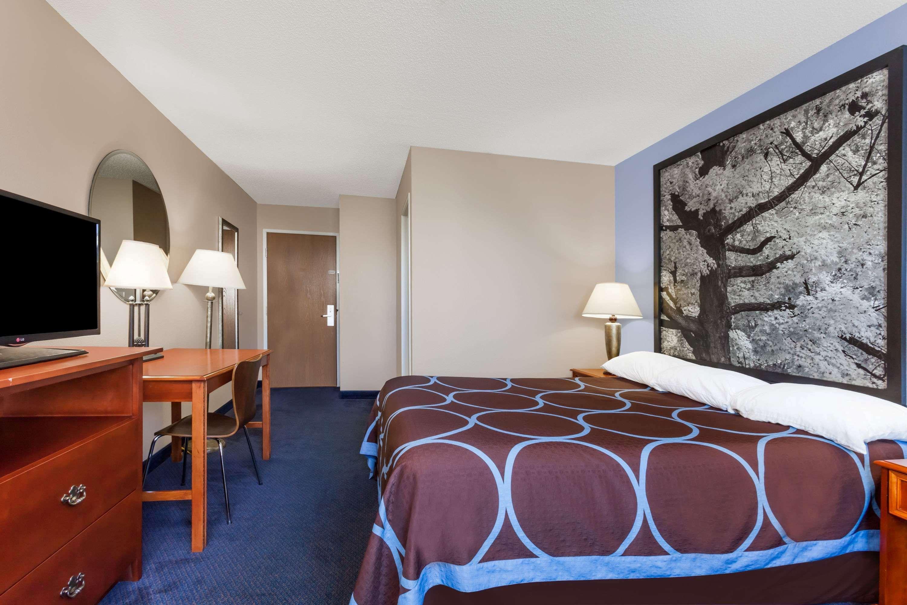 Hotel Super 8 By Wyndham Adrian Esterno foto