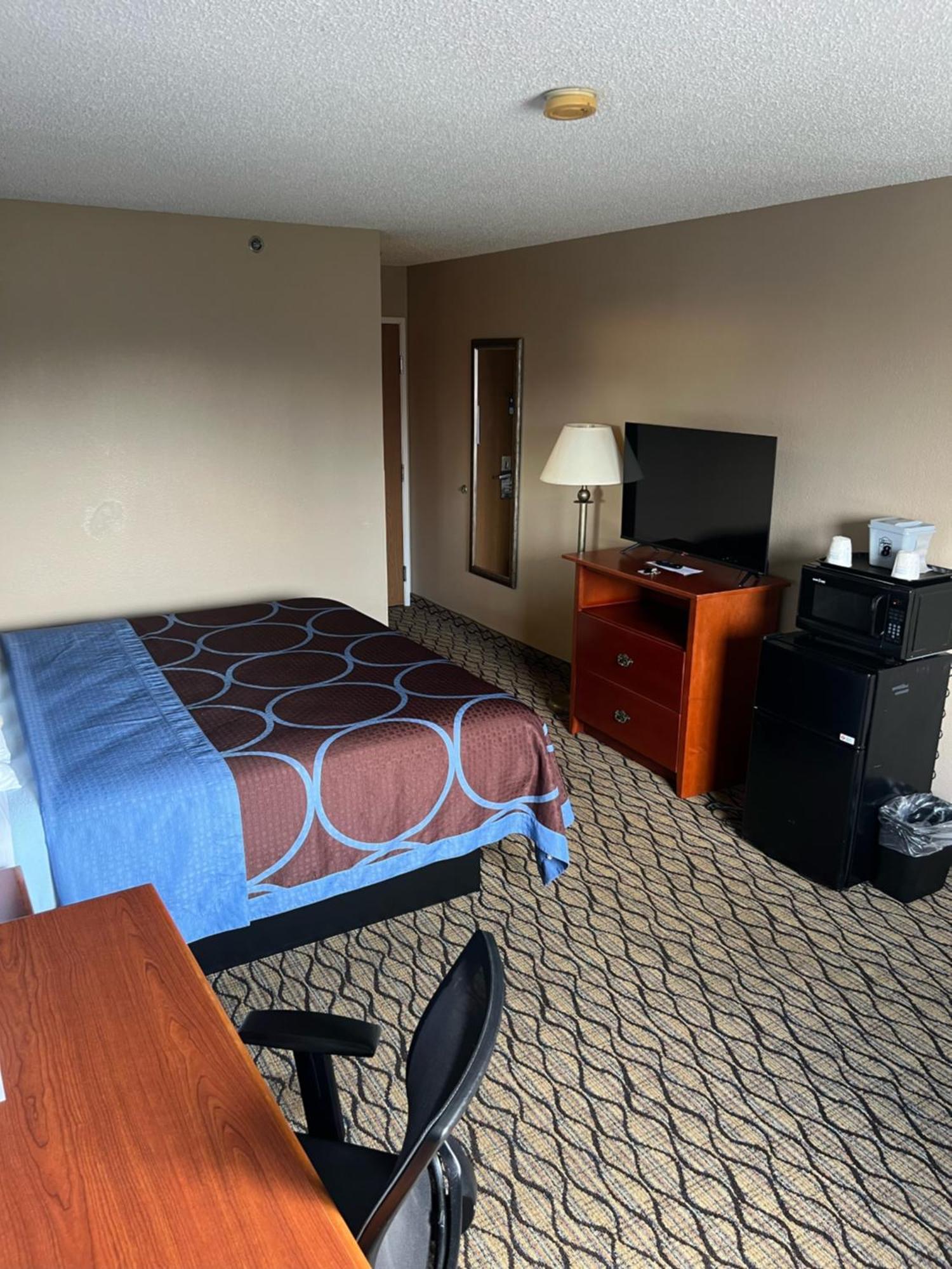 Hotel Super 8 By Wyndham Adrian Esterno foto